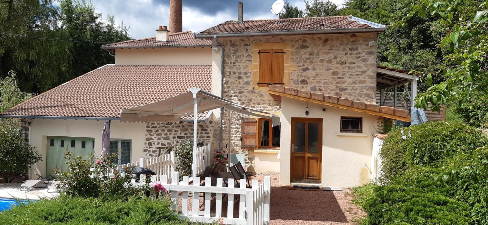 Joli Gite Rural Dans Un Havre De Paix Saint-Bonnet-le-Troncy Экстерьер фото